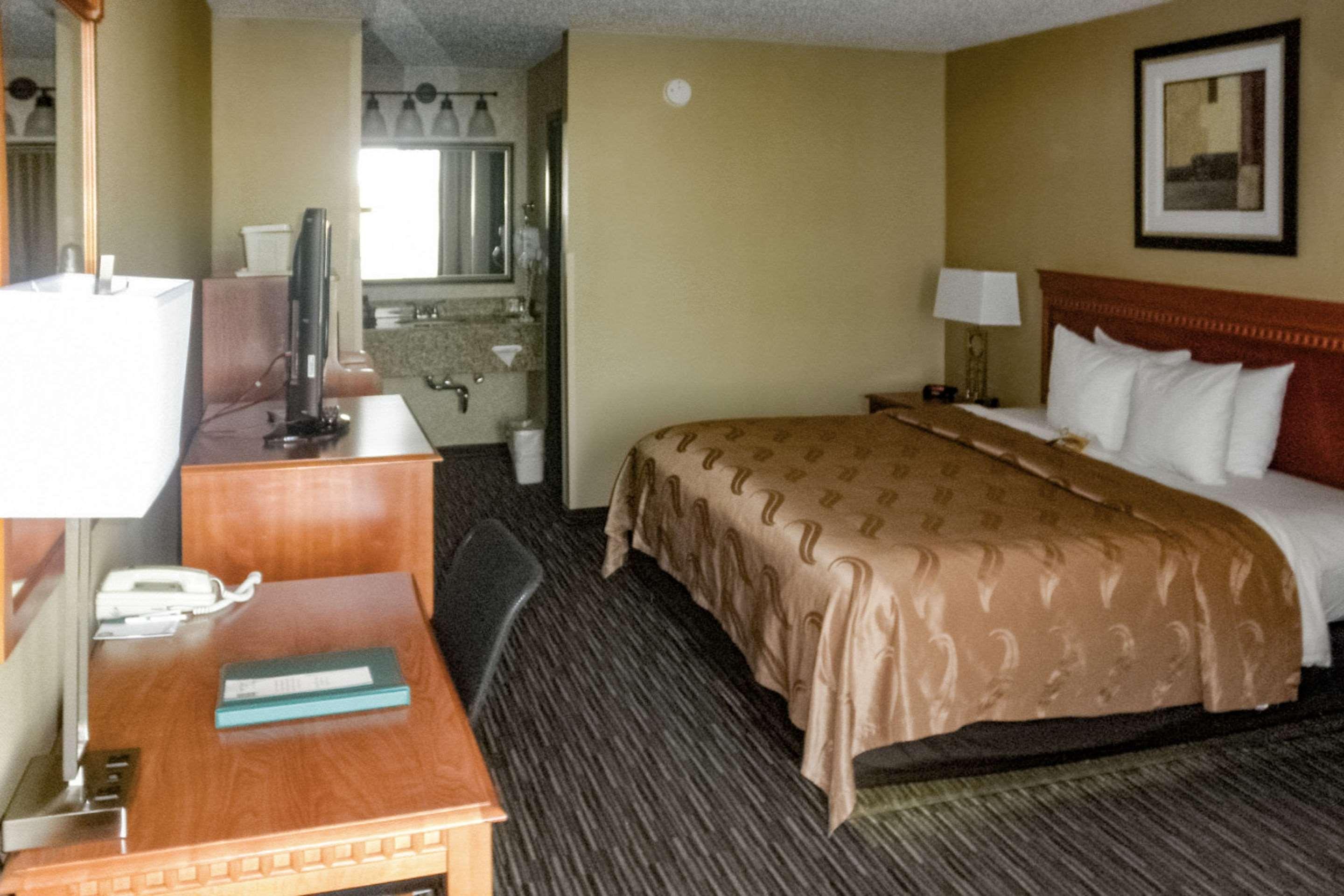 Quality Inn Columbus, Ms Bagian luar foto